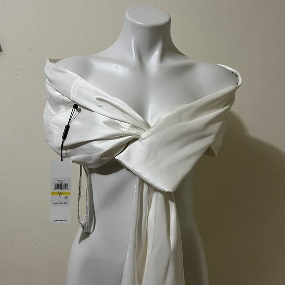 Calvin Klein SATIN Pull-Through Shawl Size MEDIUM IVORY cape - Picture 3 of 6